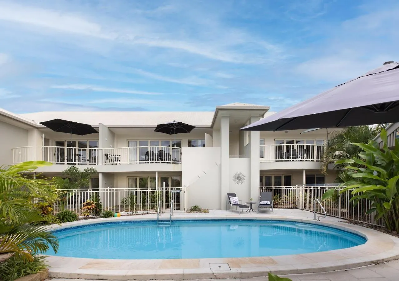 Noosa River Palms contacts